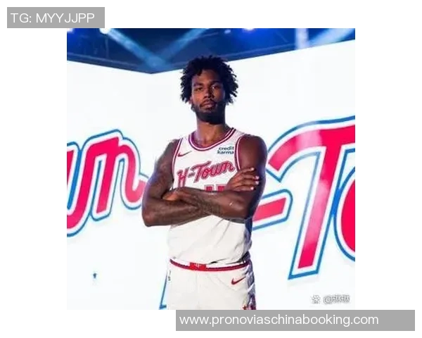 火箭队替补后卫阿隆·霍勒迪关键时刻挺身而出，个人得分狂潮助队取胜