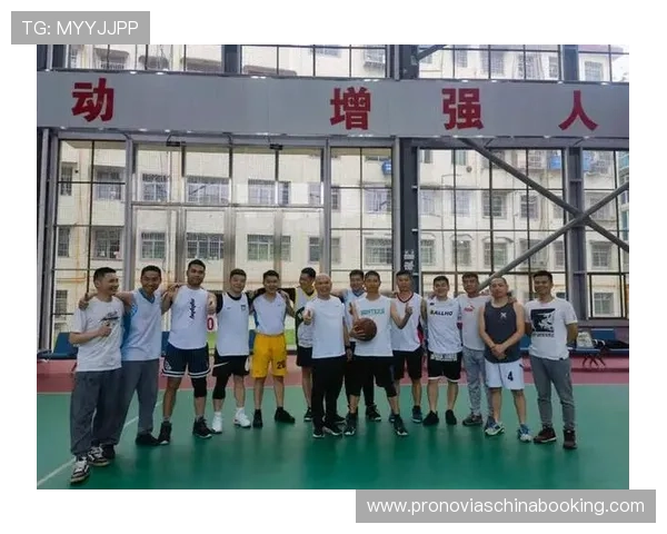 聚焦篮球文化探讨北京篮球队的团队意识与发展之路